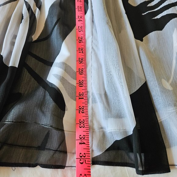 White House long flowy skirt - Picture 7 of 10